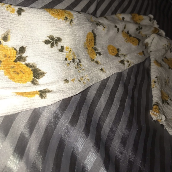 Hollister off the shoulder long sleeve - Picture 3 of 5